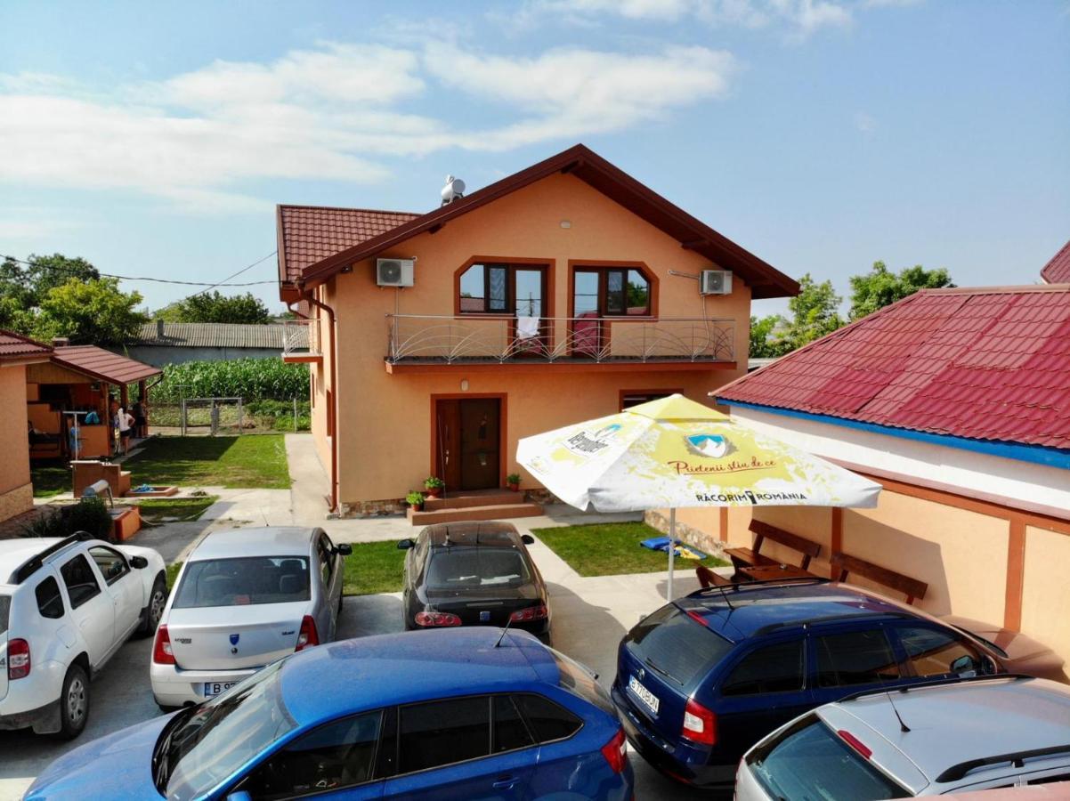 Pensiunea Cosmin Corbu  Exterior photo